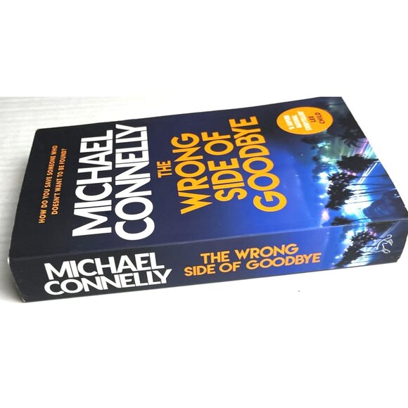 Michael Connelly Book The Wrong Side Of Goodbye 2016 8in x 5in Paperback Novel - Picture 4 of 12